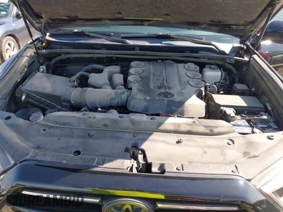 ✅ 2022 Toyota 4Runner SR5 • VIN: JTEMU5JR2N6082958 • Lot: 43548261. Listed on IAAI with 61,556 mi. Free auction sales archive from the USA and detailed vehicle history report at DreamBid. Image 10.