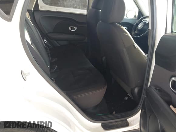 ✅ 2016 Kia Soul • VIN: KNDJN2A27G7319348 • Lot: 43737011. Wystawiony na IAAI z przebiegiem 77 634 mil. Bezpłatny archiwum sprzedaży aukcyjnych z USA i szczegółowy raport historii pojazdu na DreamBid. Zdjęcie 8.