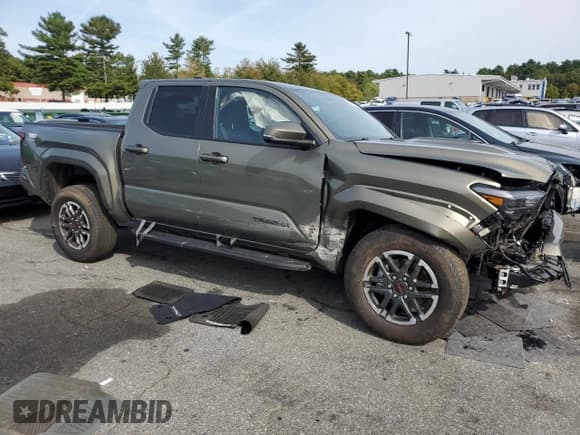 ✅ 2025 Toyota Tacoma SR5 • VIN: 3TMLB5JN1SM144249 • Lot: 81824265. Listed on Copart with 7,683 mi. Free auction sales archive from the USA and detailed vehicle history report at DreamBid. Image 4.