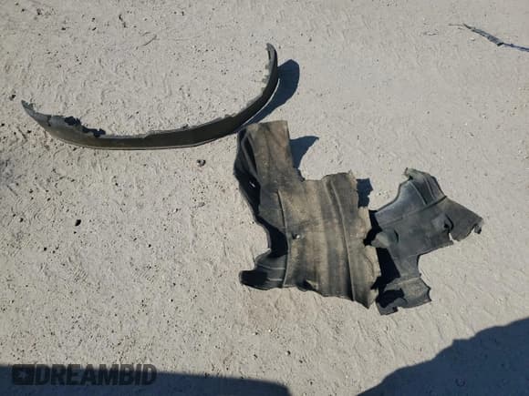 ✅ 2018 Chevrolet Colorado 2WD Work Truck • VIN: 1GCHSBEA3J1305532 • Lot: 86776485. Listed on Copart with 107,618 mi. Free auction sales archive from the USA and detailed vehicle history report at DreamBid. Image 12.