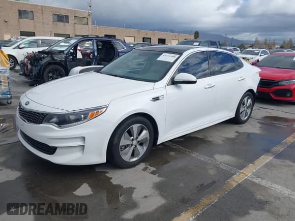 ✅ 2018 Kia Optima EX • VIN: 5XXGU4L35JG225126 • Lot: 43714908. Listed on IAAI with 82,582 mi. Free auction sales archive from the USA and detailed vehicle history report at DreamBid. Image 2.