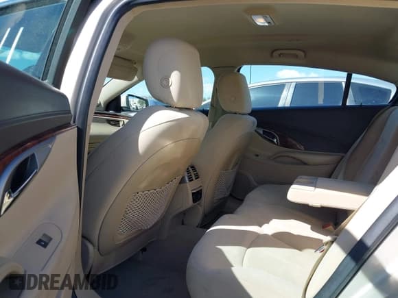 ✅ 2012 Buick LaCrosse Convenience • VIN: 1G4GB5ER0CF313091 • Lot: 41700611. Wystawiony na IAAI z przebiegiem 91 579 mil. Bezpłatny archiwum sprzedaży aukcyjnych z USA i szczegółowy raport historii pojazdu na DreamBid. Zdjęcie 8.