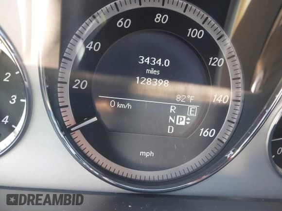 ✅ 2011 Mercedes-Benz E 550 Luxury • VIN: WDDHF7CB0BA290489 • Lot: 42722236. Listed on IAAI with 128,395 mi. Free auction sales archive from the USA and detailed vehicle history report at DreamBid. Image 15.