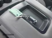 ✅ 2018 GMC Sierra 1500 • VIN: 1GTV2LEC0JZ359155 • Лот: 43235382. Опубликован ранее на IAAI с пробегом 94 481 миль. Бесплатный доступ к архиву аукционных продаж из США и подробный отчёт об истории автомобиля на DreamBid. Изображение 11.