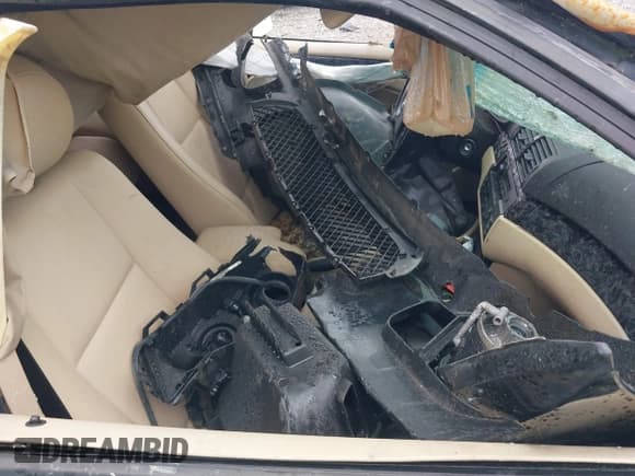 ✅ 2004 BMW 3 Series 325i • VIN: WBAET37444NH05531 • Лот: 42490767. Опубликован ранее на IAAI с пробегом Не указан. Бесплатный доступ к архиву аукционных продаж из США и подробный отчёт об истории автомобиля на DreamBid. Изображение 5.