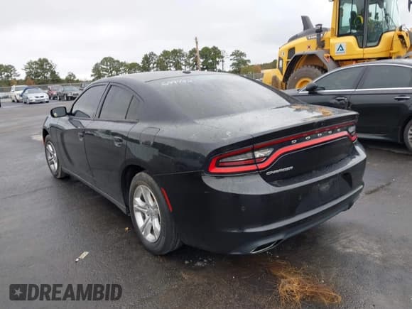 ✅ 2019 Dodge Charger SXT • VIN: 2C3CDXBGXKH699452 • Lot: 43532369. Listed on IAAI with 173,760 mi. Free auction sales archive from the USA and detailed vehicle history report at DreamBid. Image 3.