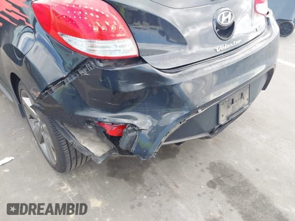 ✅ 2014 Hyundai Veloster Turbo • VIN: KMHTC6AE3EU183231 • Lot: 43641241. Listed on IAAI with 154,712 mi. Free auction sales archive from the USA and detailed vehicle history report at DreamBid. Image 6.