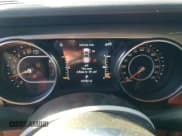 ✅ 2023 Jeep Gladiator Overland • VIN: 1C6HJTFG6PL550549 • Lot: 76015684. Wystawiony na Copart z przebiegiem 31 343 mil. Bezpłatny archiwum sprzedaży aukcyjnych z USA i szczegółowy raport historii pojazdu na DreamBid. Zdjęcie 9.