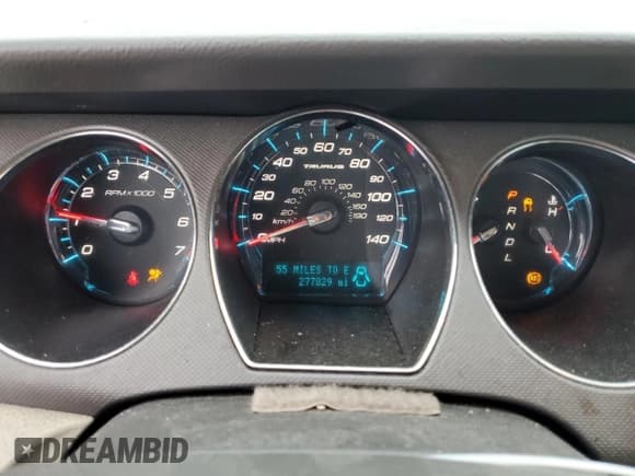 ✅ 2010 Ford Taurus SE • VIN: 1FAHP2DW2AG139022 • Лот: 81065615. Опубликован ранее на Copart с пробегом 277 829 миль. Бесплатный доступ к архиву аукционных продаж из США и подробный отчёт об истории автомобиля на DreamBid. Изображение 9.