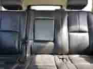 2010 Chevrolet Suburban LT z VIN 1GNUKJE36AR139025, wystawiony jako Copart lot #80656865 z przebiegiem 201 955 mil mil oraz Czysty tytuł • Clean title. Historia ofert i sprzedaży dostępna na DreamBid. Obrazek 10.