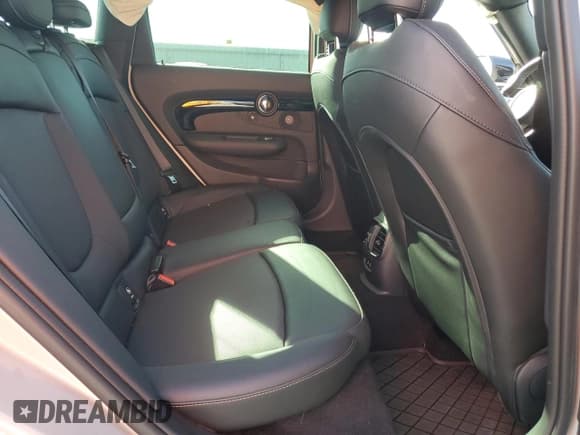 ✅ 2022 MINI Clubman Cooper S • VIN: WMWXJ1C09N2R04466 • Лот: 77435864. Опубликован ранее на Copart с пробегом Не указан. Бесплатный доступ к архиву аукционных продаж из США и подробный отчёт об истории автомобиля на DreamBid. Изображение 10.