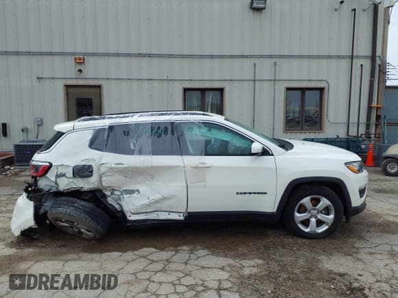✅ 2019 Jeep Compass Latitude • VIN: 3C4NJCBB8KT851536 • Lot: 41457424. Listed on IAAI with 25,282 mi. Free auction sales archive from the USA and detailed vehicle history report at DreamBid. Image 14.
