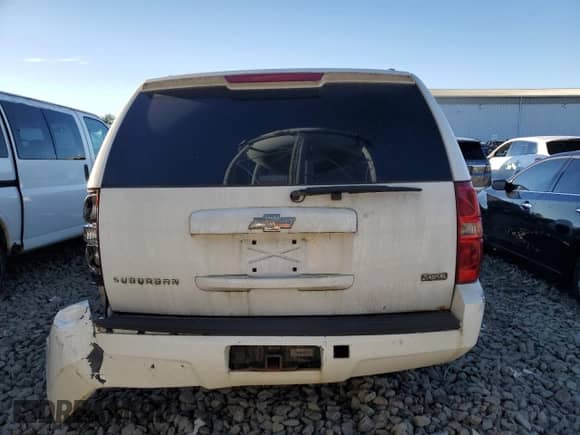 2009 Chevrolet Suburban 2LT с VIN 1GNFK263X9R276039, выставлен на аукционе Copart как лот 86519965 с пробегом 244 305 миль миль и Списание • Salvage title. История ставок и продаж доступна на DreamBid. Изображение 6.