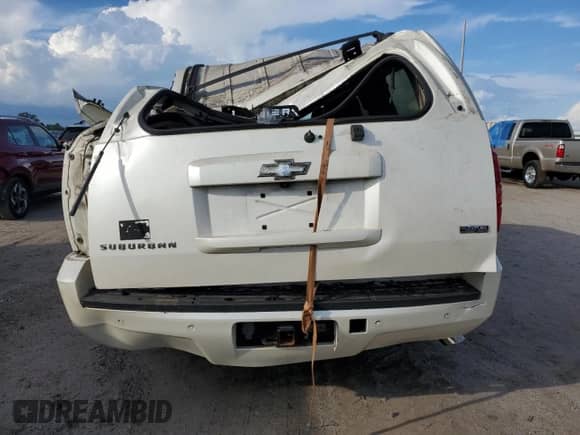 2008 Chevrolet Suburban LTZ with VIN 1GNFK16308R202315, listed as a Copart auction lot 84787765 with 201,793 mi miles and Salvage title. Bid and sale history available at DreamBid. Image 6.