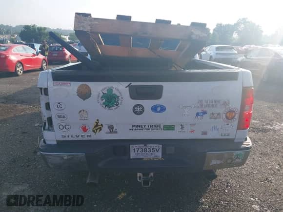 2007 Chevrolet Silverado 1500 1LT with VIN 2GCEK13M271625115, listed as a IAAI auction lot 42682178 with 121,597 mi miles and . Bid and sale history available at DreamBid. Image 16.