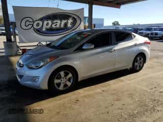 2013 Hyundai Elantra Limited z VIN 5NPDH4AE0DH277218, wystawiony jako Copart lot #87398875 z przebiegiem 170 619 mil mil oraz Szkoda całkowita • Salvage title. Historia ofert i sprzedaży dostępna na DreamBid. Obrazek 1.