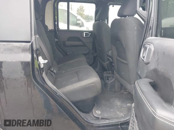 ✅ 2021 Jeep Gladiator Overland • VIN: 1C6HJTFG4ML546222 • Lot: 43921349. Wystawiony na IAAI z przebiegiem Nie podano. Bezpłatny archiwum sprzedaży aukcyjnych z USA i szczegółowy raport historii pojazdu na DreamBid. Zdjęcie 8.