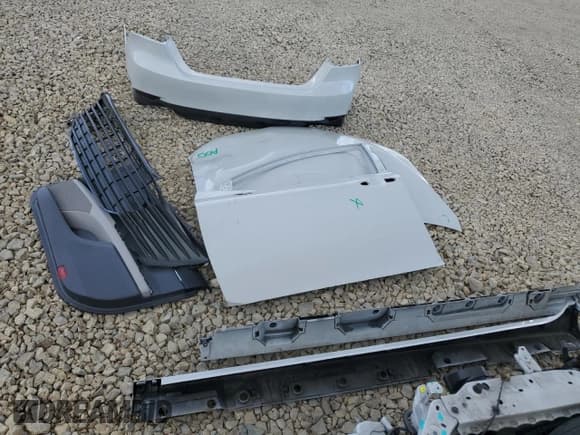 ✅ 2022 Toyota Camry Hybrid LE • VIN: 4T1C31AK9NU034072 • Лот: 72003375. Опубликован ранее на Copart с пробегом 15 376 миль. Бесплатный доступ к архиву аукционных продаж из США и подробный отчёт об истории автомобиля на DreamBid. Изображение 12.