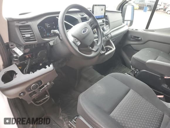 ✅ 2021 Ford Transit Cargo • VIN: 1FTYE1Y86MKB00604 • Lot: 69333594. Listed on Copart with 60,464 mi. Free auction sales archive from the USA and detailed vehicle history report at DreamBid. Image 8.