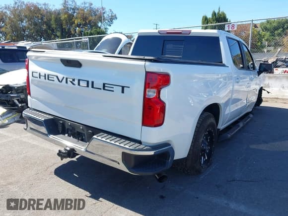 ✅ 2019 Chevrolet Silverado 1500 LT • VIN: 3GCPWCED1KG177455 • Lot: 43459254. Wystawiony na IAAI z przebiegiem 80 162 mil. Bezpłatny archiwum sprzedaży aukcyjnych z USA i szczegółowy raport historii pojazdu na DreamBid. Zdjęcie 4.