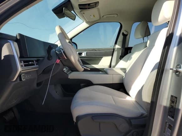 ✅ 2024 Hyundai Santa Fe SE • VIN: 5NMP14GL8RH041203 • Lot: 86971755. Wystawiony na Copart z przebiegiem 12 878 mil. Bezpłatny archiwum sprzedaży aukcyjnych z USA i szczegółowy raport historii pojazdu na DreamBid. Zdjęcie 7.