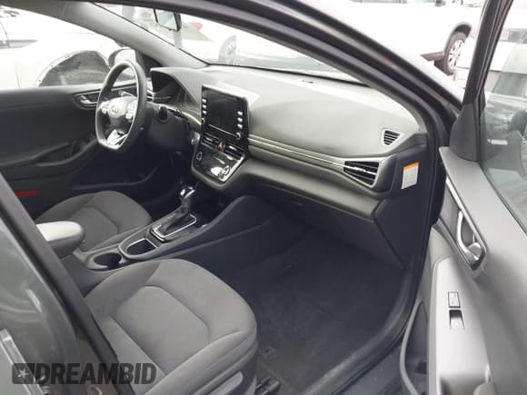 ✅ 2022 Hyundai Ioniq Blue • VIN: KMHC65LC2NU276884 • Лот: 43802351. Опубликован ранее на IAAI с пробегом 64 720 миль. Бесплатный доступ к архиву аукционных продаж из США и подробный отчёт об истории автомобиля на DreamBid. Изображение 5.