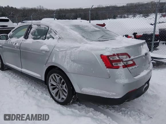 ✅ 2014 Ford Taurus Limited • VIN: 1FAHP2F80EG121753 • Lot: 43801912. Listed on IAAI with 172,130 mi. Free auction sales archive from the USA and detailed vehicle history report at DreamBid. Image 3.