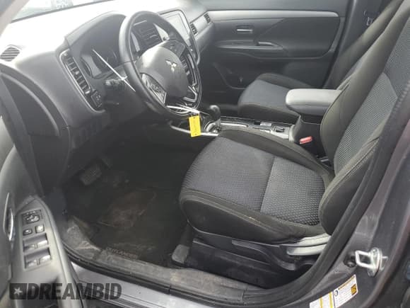 ✅ 2017 Mitsubishi Outlander SE • VIN: JA4AZ3A35HZ050012 • Lot: 81660855. Listed on Copart with 123,379 mi. Free auction sales archive from the USA and detailed vehicle history report at DreamBid. Image 7.