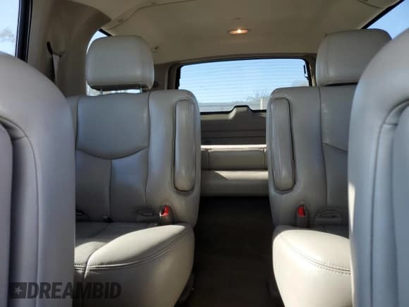 ✅ 2006 Chevrolet Suburban Z71 • VIN: 3GNFK16Z06G109604 • Lot: 81858724. Wystawiony na Copart z przebiegiem 168 154 mil. Bezpłatny archiwum sprzedaży aukcyjnych z USA i szczegółowy raport historii pojazdu na DreamBid. Zdjęcie 10.