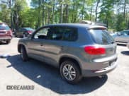 ✅ 2012 Volkswagen Tiguan LE • VIN: WVGAV7AX6CW000592 • Лот: 42565812. Опубликован ранее на IAAI с пробегом 125 966 миль. Бесплатный доступ к архиву аукционных продаж из США и подробный отчёт об истории автомобиля на DreamBid. Изображение 3.