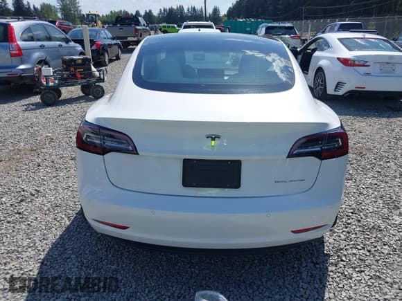 ✅ 2022 Tesla Model 3 Long Range • VIN: 5YJ3E1EB6NF110719 • Lot: 42172421. Wystawiony na IAAI z przebiegiem 44 772 mil. Bezpłatny archiwum sprzedaży aukcyjnych z USA i szczegółowy raport historii pojazdu na DreamBid. Zdjęcie 17.