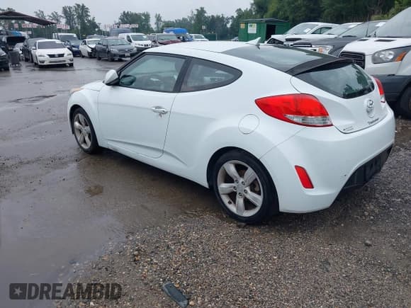 ✅ 2014 Hyundai Veloster • VIN: KMHTC6AD8EU194586 • Lot: 43305495. Wystawiony na IAAI z przebiegiem 163 908 mil. Bezpłatny archiwum sprzedaży aukcyjnych z USA i szczegółowy raport historii pojazdu na DreamBid. Zdjęcie 3.
