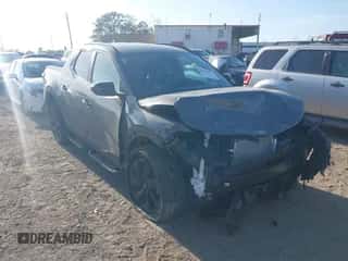 2024 Hyundai Santa Cruz Night Edition с VIN 5NTJCDDF4RH117762, выставлен на аукционе IAAI как лот 40815377 с пробегом 9 839 миль миль и . История ставок и продаж доступна на DreamBid. Изображение 1.