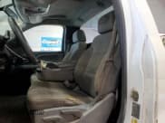 ✅ 2015 Chevrolet Silverado 2500HD Work Truck • VIN: 1GC0CUEGXFZ115245 • Lot: 64478175. Wystawiony na Copart z przebiegiem 253 326 mil. Bezpłatny archiwum sprzedaży aukcyjnych z USA i szczegółowy raport historii pojazdu na DreamBid. Zdjęcie 7.