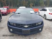 ✅ 2012 Chevrolet Camaro 2LT • VIN: 2G1FC1E39C9164456 • Lot: 43725001. Wystawiony na IAAI z przebiegiem 98 016 mil. Bezpłatny archiwum sprzedaży aukcyjnych z USA i szczegółowy raport historii pojazdu na DreamBid. Zdjęcie 12.