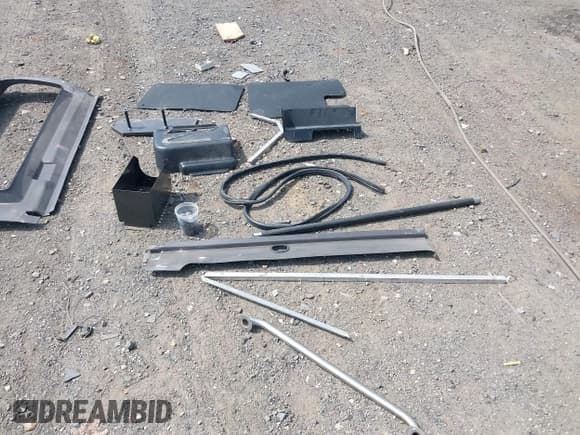 ✅ 2012 Ford Econoline Cargo Super Duty Commercial • VIN: 1FTSS3EL4CDA59461 • Lot: 42590043. Listed on IAAI with 272,674 mi. Free auction sales archive from the USA and detailed vehicle history report at DreamBid. Image 22.