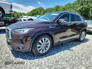 ✅ 2021 Infiniti QX50 Essential • VIN: 3PCAJ5CB5MF119830 • Lot: 61600225. Wystawiony na Copart z przebiegiem 55 469 mil. Bezpłatny archiwum sprzedaży aukcyjnych z USA i szczegółowy raport historii pojazdu na DreamBid. Zdjęcie 1.
