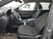 ✅ 2024 Hyundai Tucson SEL • VIN: 5NMJBCDE4RH383881 • Lot: 50635275. Wystawiony na Copart z przebiegiem 16 845 mil. Bezpłatny archiwum sprzedaży aukcyjnych z USA i szczegółowy raport historii pojazdu na DreamBid. Zdjęcie 7.