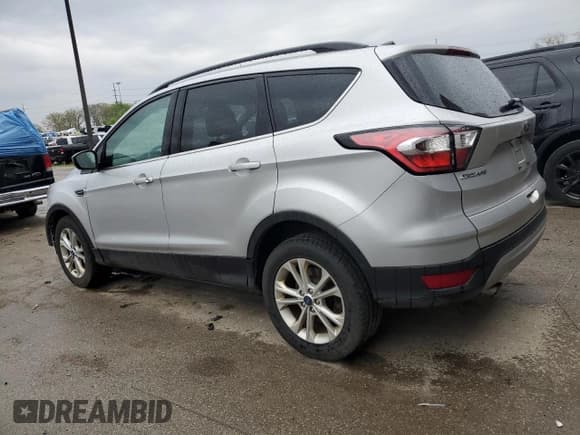 ✅ 2017 Ford Escape SE • VIN: 1FMCU9GD6HUD51123 • Lot: 54655065. Wystawiony na Copart z przebiegiem 131 275 mil. Bezpłatny archiwum sprzedaży aukcyjnych z USA i szczegółowy raport historii pojazdu na DreamBid. Zdjęcie 2.
