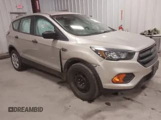 ✅ 2018 Ford Escape S • VIN: 1FMCU0F74JUC45878 • Lot: 43727777. Wystawiony na IAAI z przebiegiem 96 093 mil. Bezpłatny archiwum sprzedaży aukcyjnych z USA i szczegółowy raport historii pojazdu na DreamBid. Zdjęcie 1.