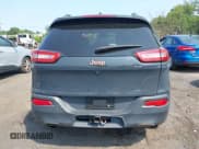 ✅ 2017 Jeep Cherokee Latitude • VIN: 1C4PJLCB7HW507397 • Lot: 42382161. Wystawiony na IAAI z przebiegiem 87 359 mil. Bezpłatny archiwum sprzedaży aukcyjnych z USA i szczegółowy raport historii pojazdu na DreamBid. Zdjęcie 16.