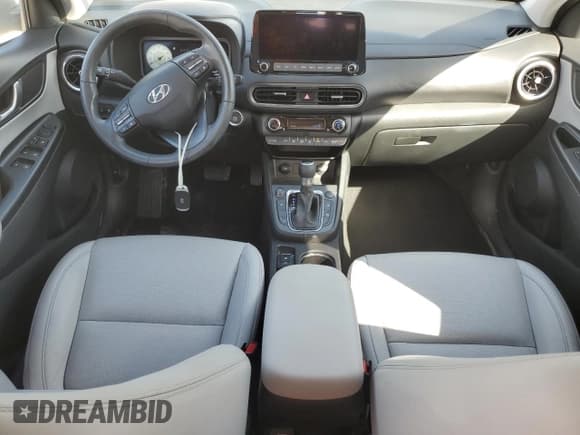 ✅ 2022 Hyundai Kona Limited • VIN: KM8K53A32NU771558 • Лот: 76175074. Опубликован ранее на Copart с пробегом 21 023 миль. Бесплатный доступ к архиву аукционных продаж из США и подробный отчёт об истории автомобиля на DreamBid. Изображение 8.