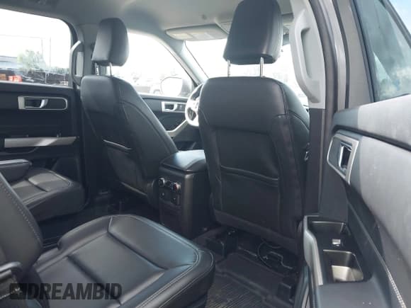 ✅ 2022 Ford Explorer XLT • VIN: 1FMSK8DH8NGC02323 • Lot: 43064162. Wystawiony na IAAI z przebiegiem 24 321 mil. Bezpłatny archiwum sprzedaży aukcyjnych z USA i szczegółowy raport historii pojazdu na DreamBid. Zdjęcie 8.