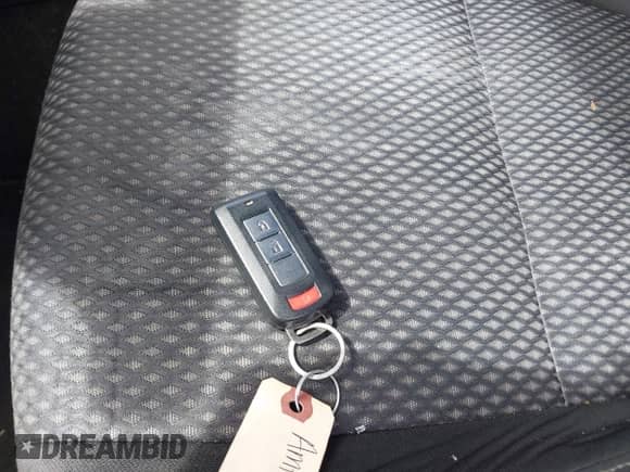 2018 Mitsubishi Outlander SE with VIN JA4AD3A38JZ018658, listed as a IAAI auction lot 43073998 with 118,207 mi miles and . Bid and sale history available at DreamBid. Image 11.