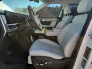 ✅ 2025 Hyundai Santa Fe Calligraphy • VIN: 5NMP5DG11SH051290 • Lot: 84210365. Listed on Copart with 4,533 mi. Free auction sales archive from the USA and detailed vehicle history report at DreamBid. Image 7.