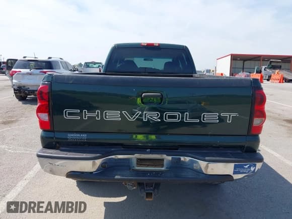 ✅ 2005 Chevrolet Silverado 2500HD • VIN: 1GCHK23215F911562 • Lot: 43222584. Listed on IAAI with 75,817 mi. Free auction sales archive from the USA and detailed vehicle history report at DreamBid. Image 16.