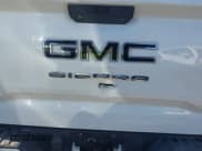 ✅ 2021 GMC Sierra 1500 • VIN: 1GTP8CET3MZ123515 • Lot: 42002396. Wystawiony na IAAI z przebiegiem 57 713 mil. Bezpłatny archiwum sprzedaży aukcyjnych z USA i szczegółowy raport historii pojazdu na DreamBid. Zdjęcie 6.