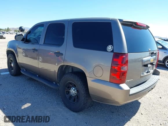 ✅ 2012 Chevrolet Tahoe Commercial • VIN: 1GNLC2E07CR155080 • Lot: 43271101. Wystawiony na IAAI z przebiegiem 153 517 mil. Bezpłatny archiwum sprzedaży aukcyjnych z USA i szczegółowy raport historii pojazdu na DreamBid. Zdjęcie 3.