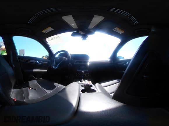 ✅ 2014 Mercedes-Benz C 250 Sport • VIN: WDDGF4HB6ER302587 • Lot: 42677039. Wystawiony na IAAI z przebiegiem 152 166 mil. Bezpłatny archiwum sprzedaży aukcyjnych z USA i szczegółowy raport historii pojazdu na DreamBid. Zdjęcie 18.