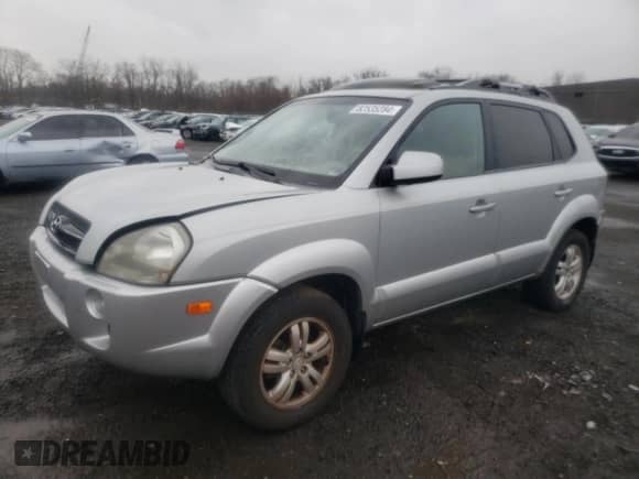 2008 Hyundai Tucson SE z VIN KM8JN12D48U864996, wystawiony jako Copart lot #82535284 z przebiegiem 137 391 mil mil oraz Szkoda całkowita • Salvage title. Historia ofert i sprzedaży dostępna na DreamBid. Obrazek 1.